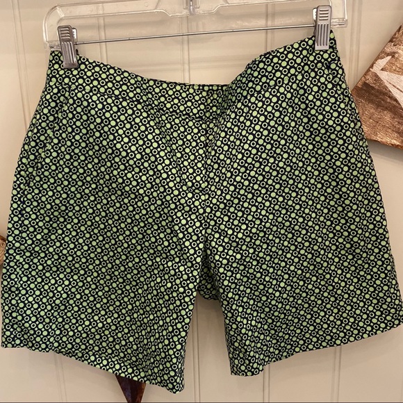 Izod Pants - Izod Green Printed Golf Shorts Size 4